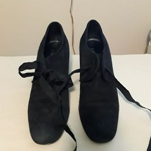 Ann Klein suede shoes